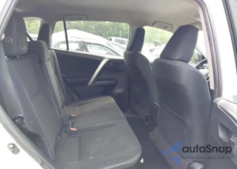 2018 Toyota Rav4 Le z USA, uszkodzony, nr VIN JTMZFREV8JJ167247